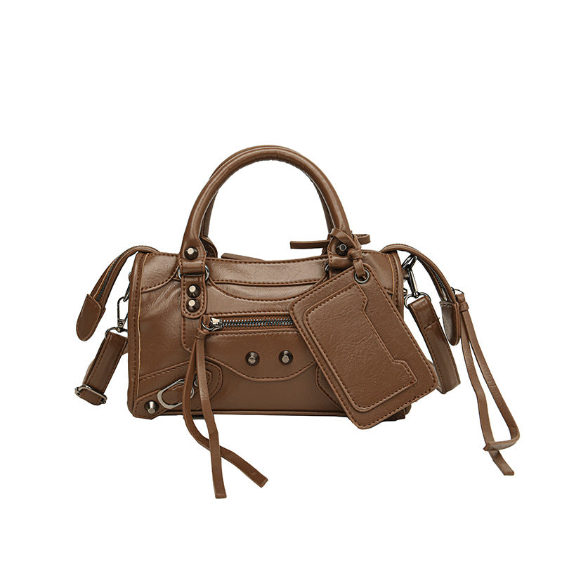 Women's Sense Niche Retro Fashion Decorative Rivets Handbags
