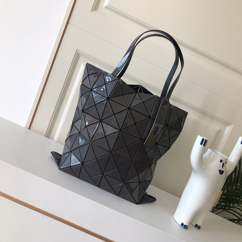Women's Original Stitching Diamond Pattern Metal Polarized Shoulder Bags