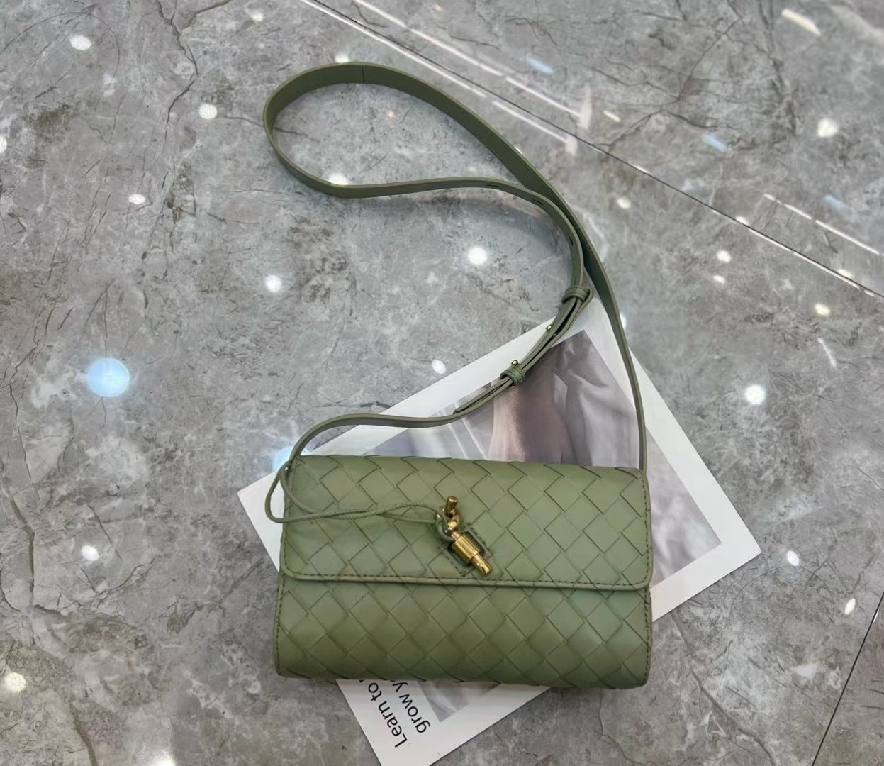 Women's Rhombus Woven Leather Classic Style Underarm Crossbody Bags