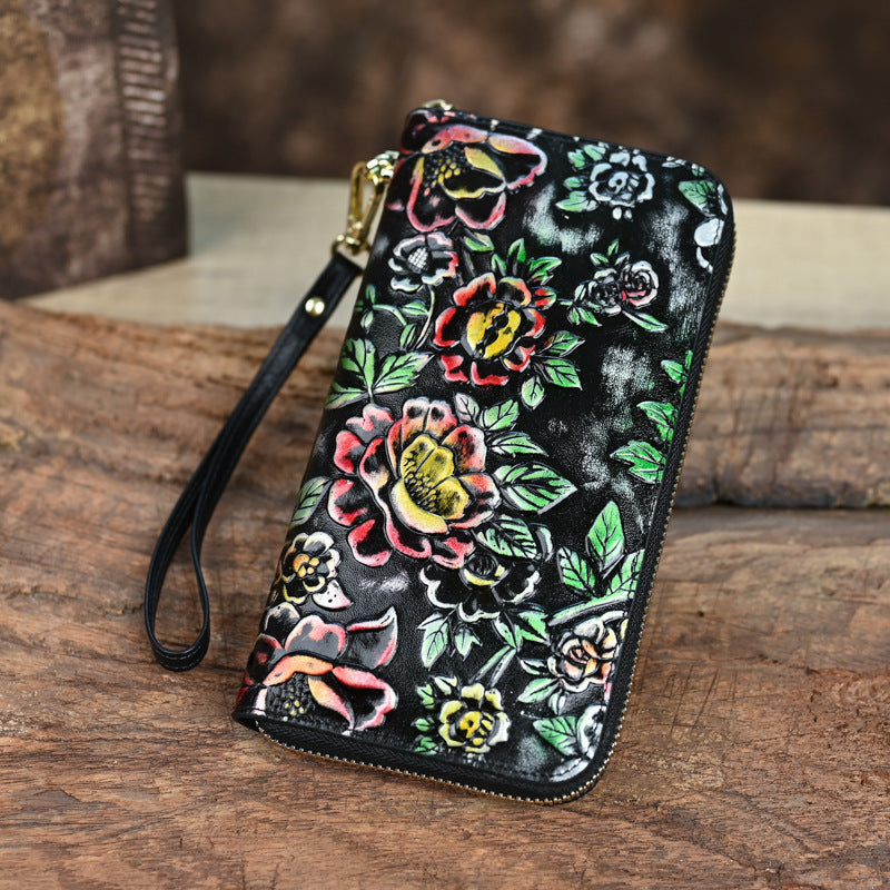Women's Retro Leather Large Capacity Fashion Embossed Ladies Wallets