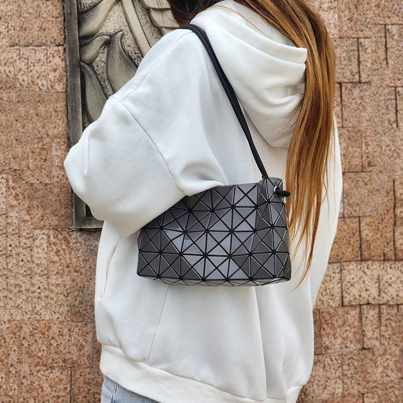 Women's Style Geometric Rhombus Drawstring Lifetime Shoulder Bags