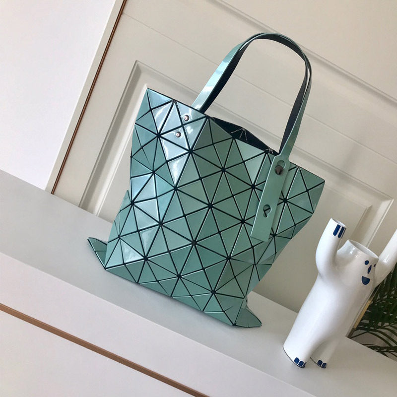 Women's Original Stitching Diamond Pattern Metal Polarized Shoulder Bags