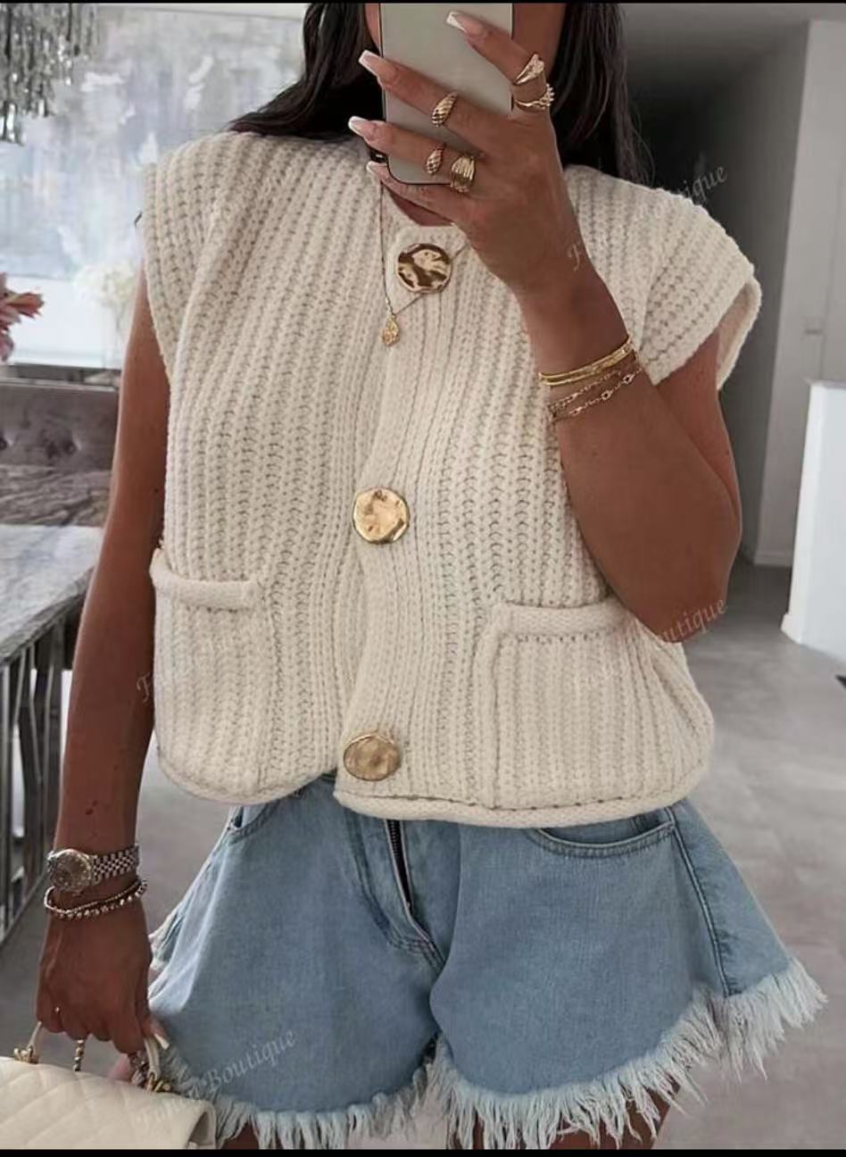 Women's Summer Fashion Thick Needle Large Buttons Knitwear