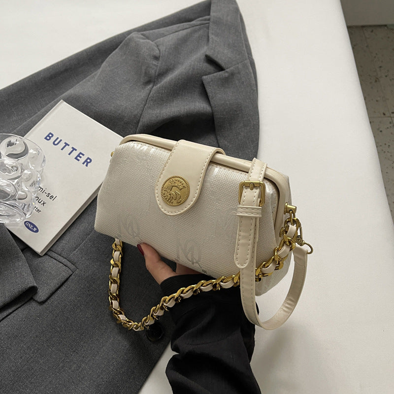 Women's Chain Underarm Design Fashionable Cloth Popular Crossbody Bags