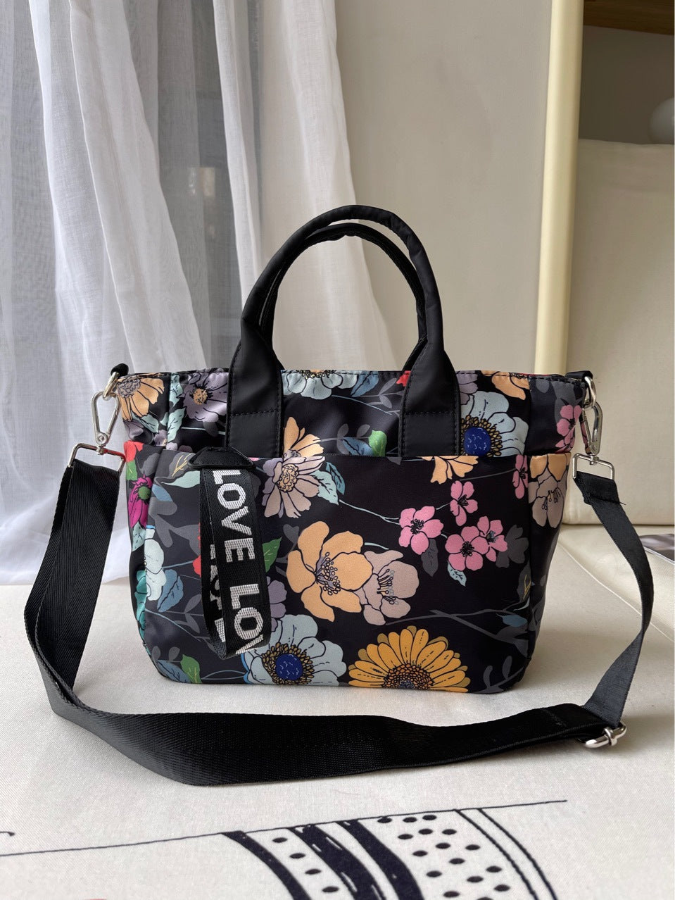 Women's Style Dumpling Medium Nylon Cloth Lightweight Fashion Crossbody Bags