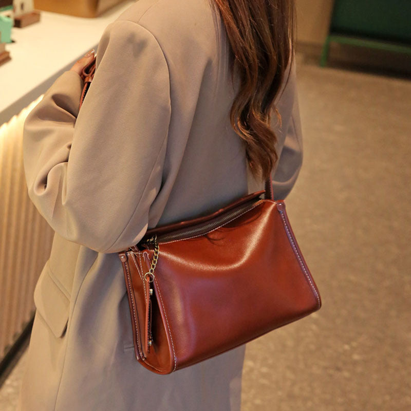 Women's Retro Large Capacity Genuine Leather French Shoulder Bags