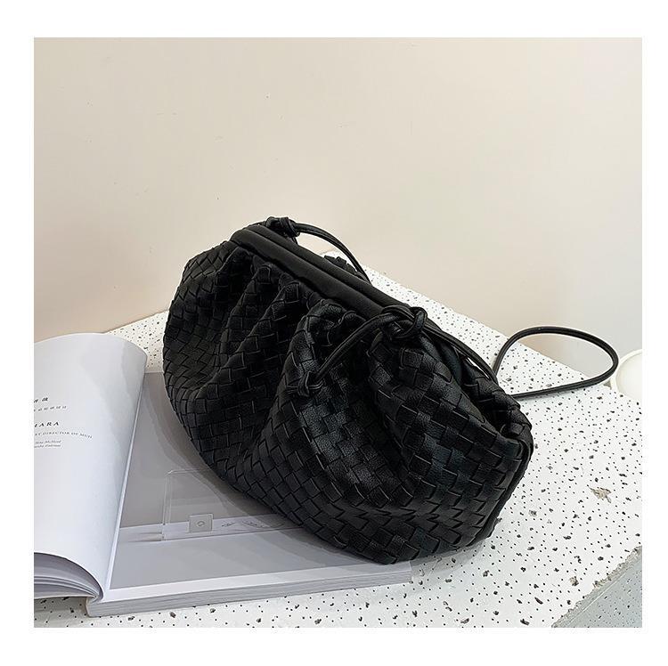 Women's Soft Leather Woven Cloud Fashionable Dumpling Shoulder Bags