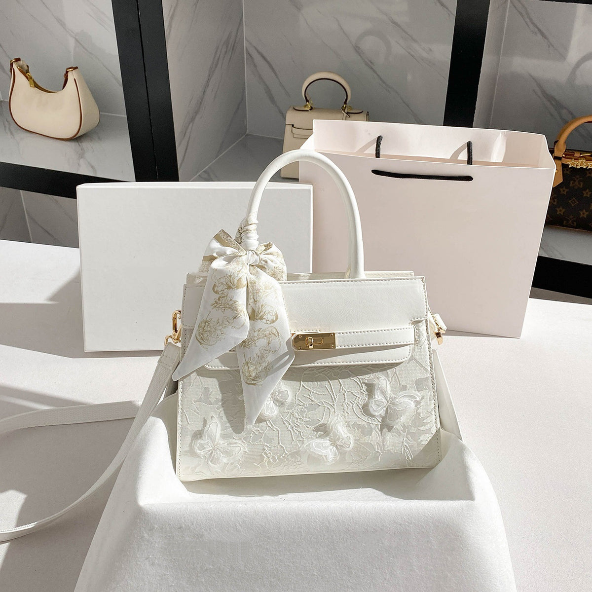 High Sense Fashion Commuter Versatile Niche Embroidery Lace Butterfly Women's Messenger Bag