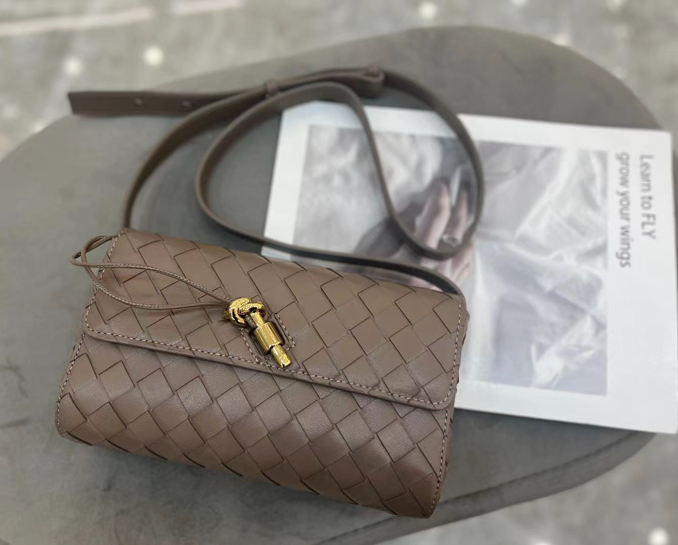Women's Rhombus Woven Leather Classic Style Underarm Crossbody Bags