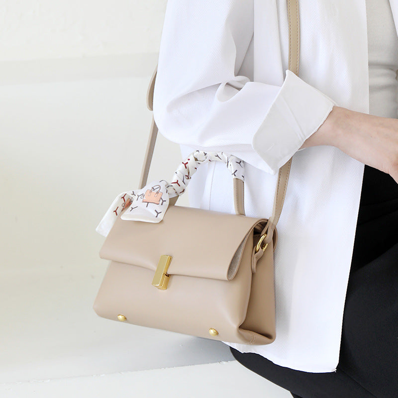 Women's Texture Niche Trendy Underarm Scarf Korean Handbags