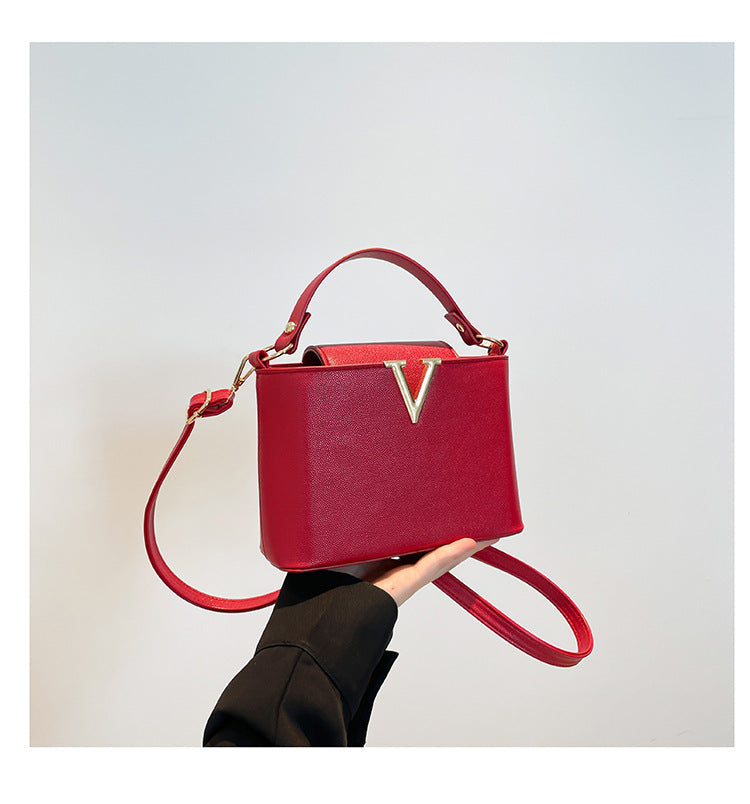 Women's Letter Decoration Portable Fashion Western Style One Women's Shoulder Bag