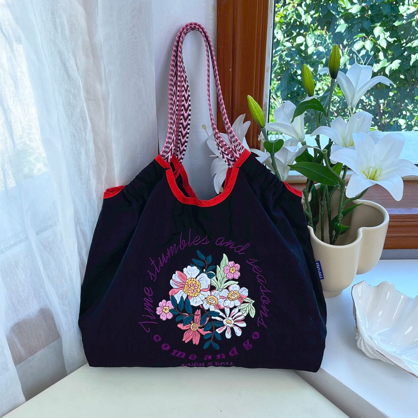 Women's Style Embroidery Shopping Fashion Nylon Waterproof Shoulder Bags