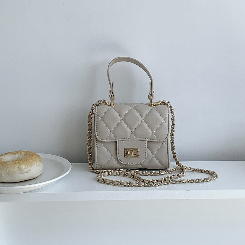 Women's Style Embroidery Thread Diamond Pattern Chain Crossbody Bags