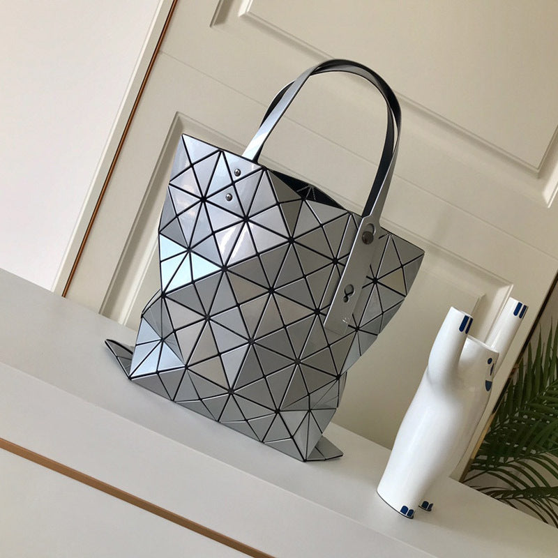 Women's Original Stitching Diamond Pattern Metal Polarized Shoulder Bags