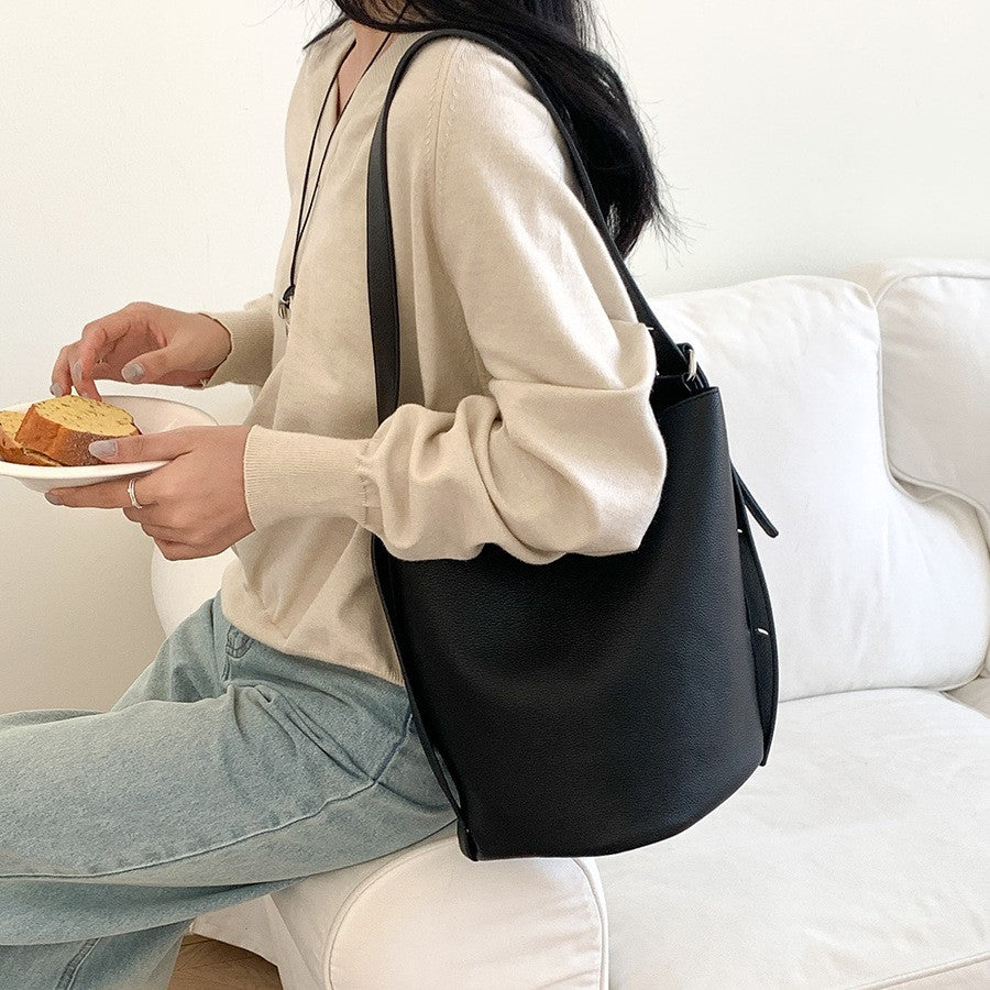 Women's Retro Classic Solid Color Fashion Large Capacity Bucket Bags