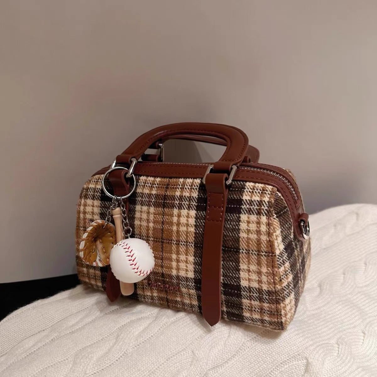 Women's Trendy Platinum Blue Sea Area Pillow Shoulder Bags