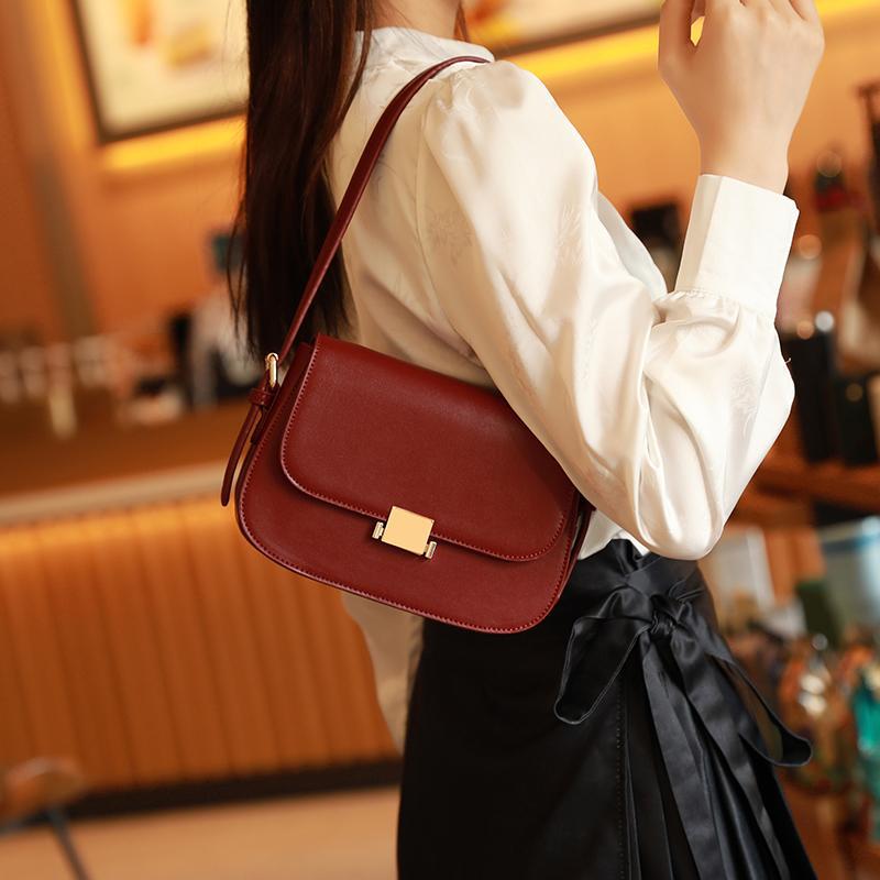 Women's Red Wedding Fashion Underarm High Sense Shoulder Bags