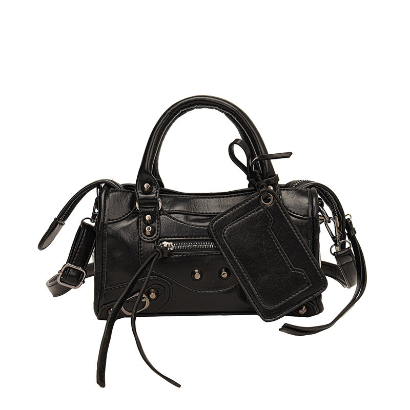 Women's Sense Niche Retro Fashion Decorative Rivets Handbags