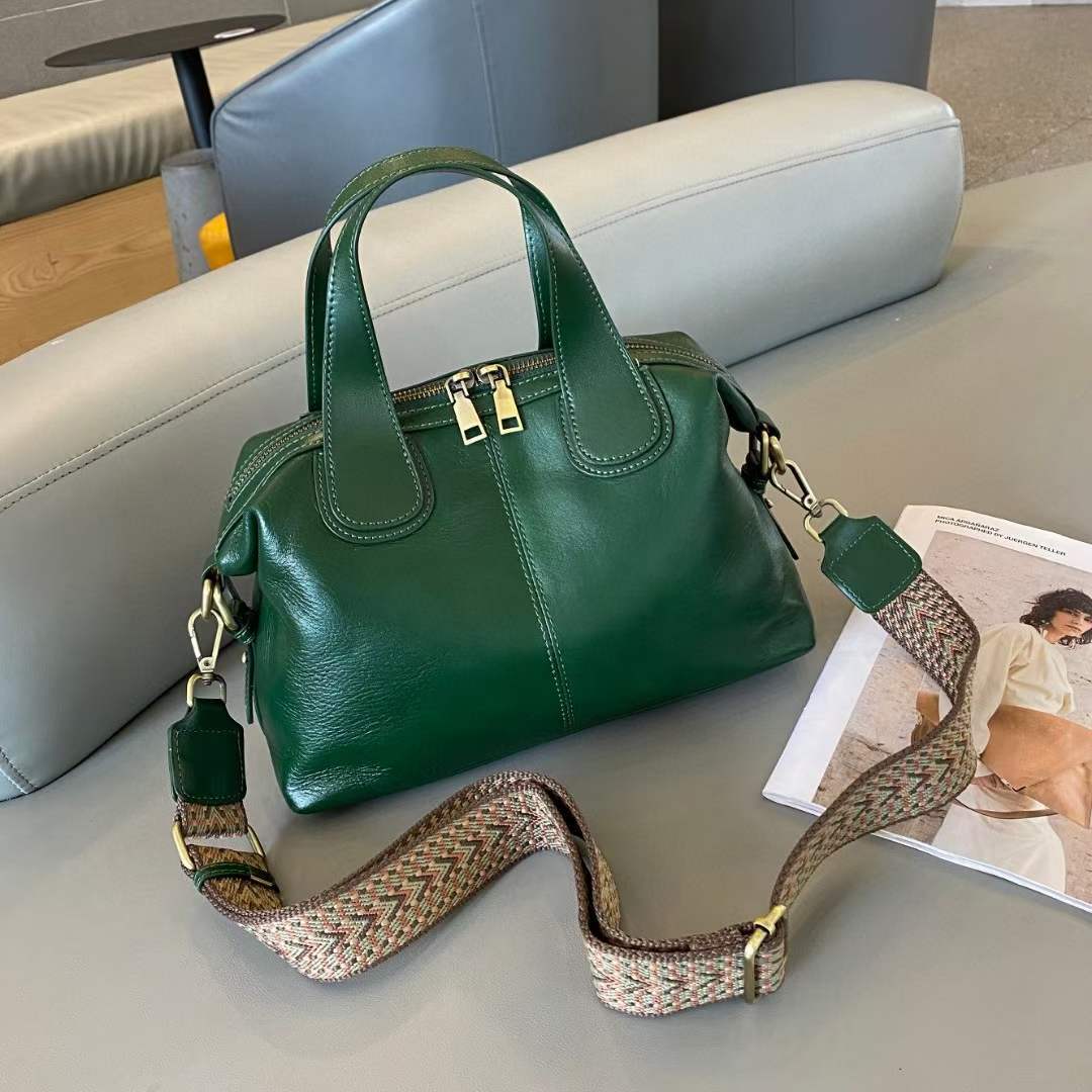 Women's Large Capacity Genuine Leather Dumpling Texture Vegetable Tanned Oil Handbags