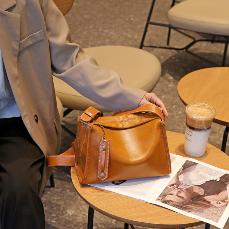 Women's Retro Large Capacity Genuine Leather French Shoulder Bags