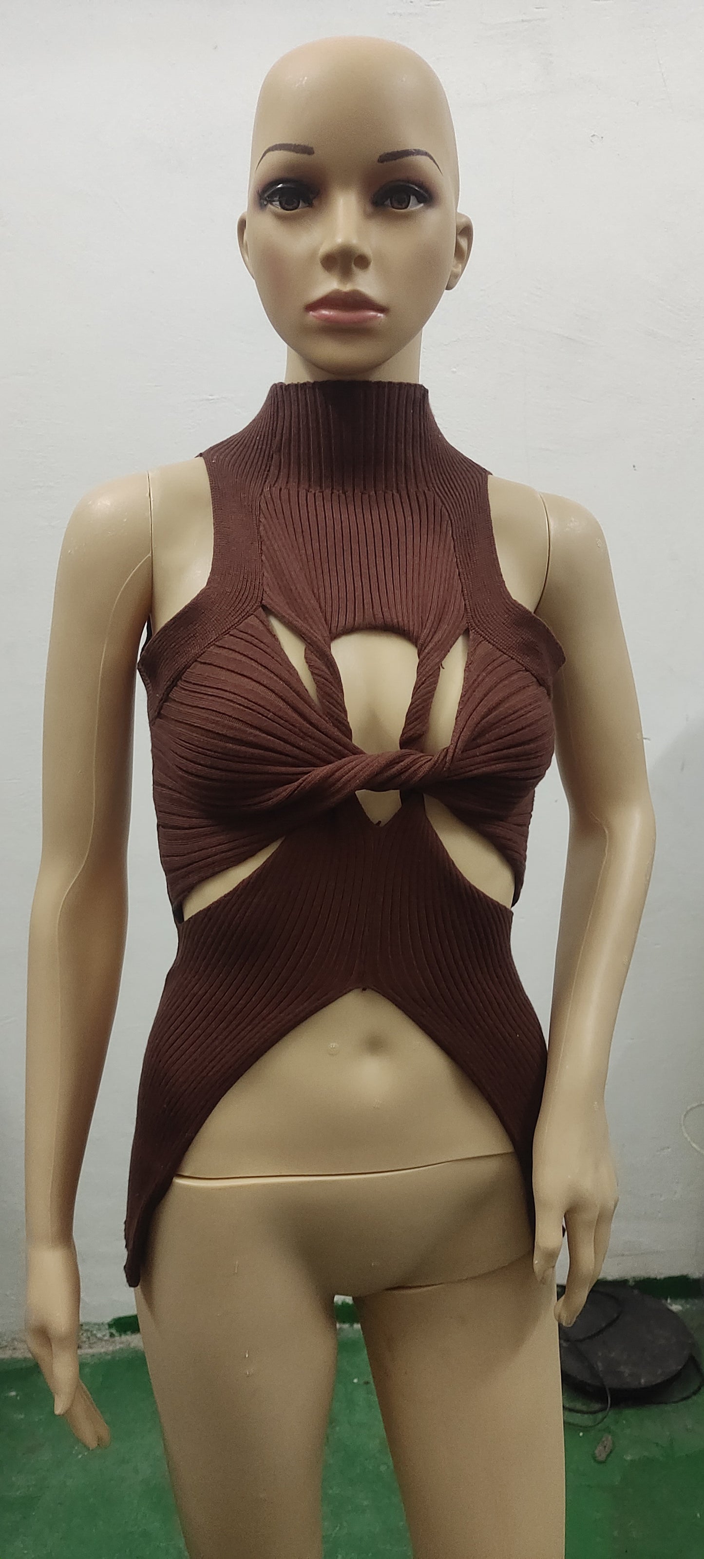 Women's Hollow Out Twisted Wool Fashion Half Tops