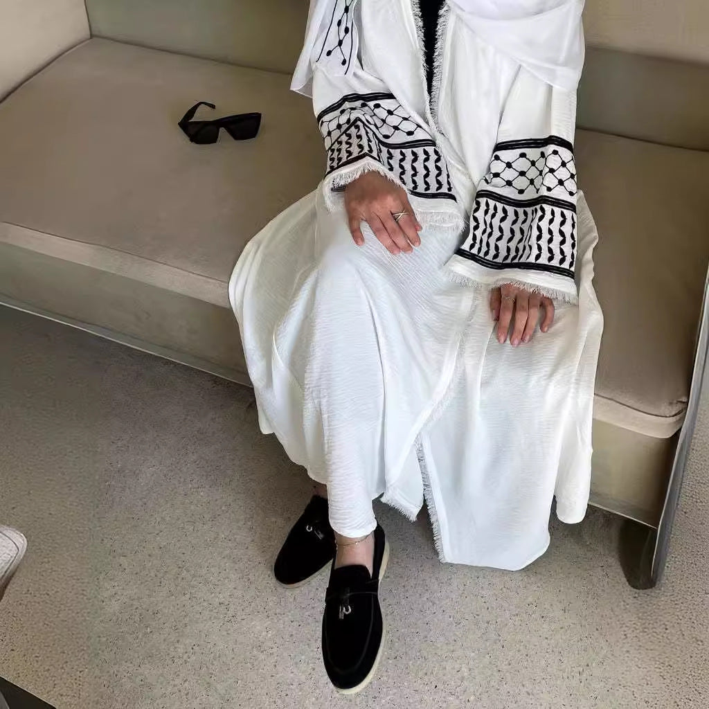 Durable Turkish Exquisite Embroidery Tassel Robe Clothing