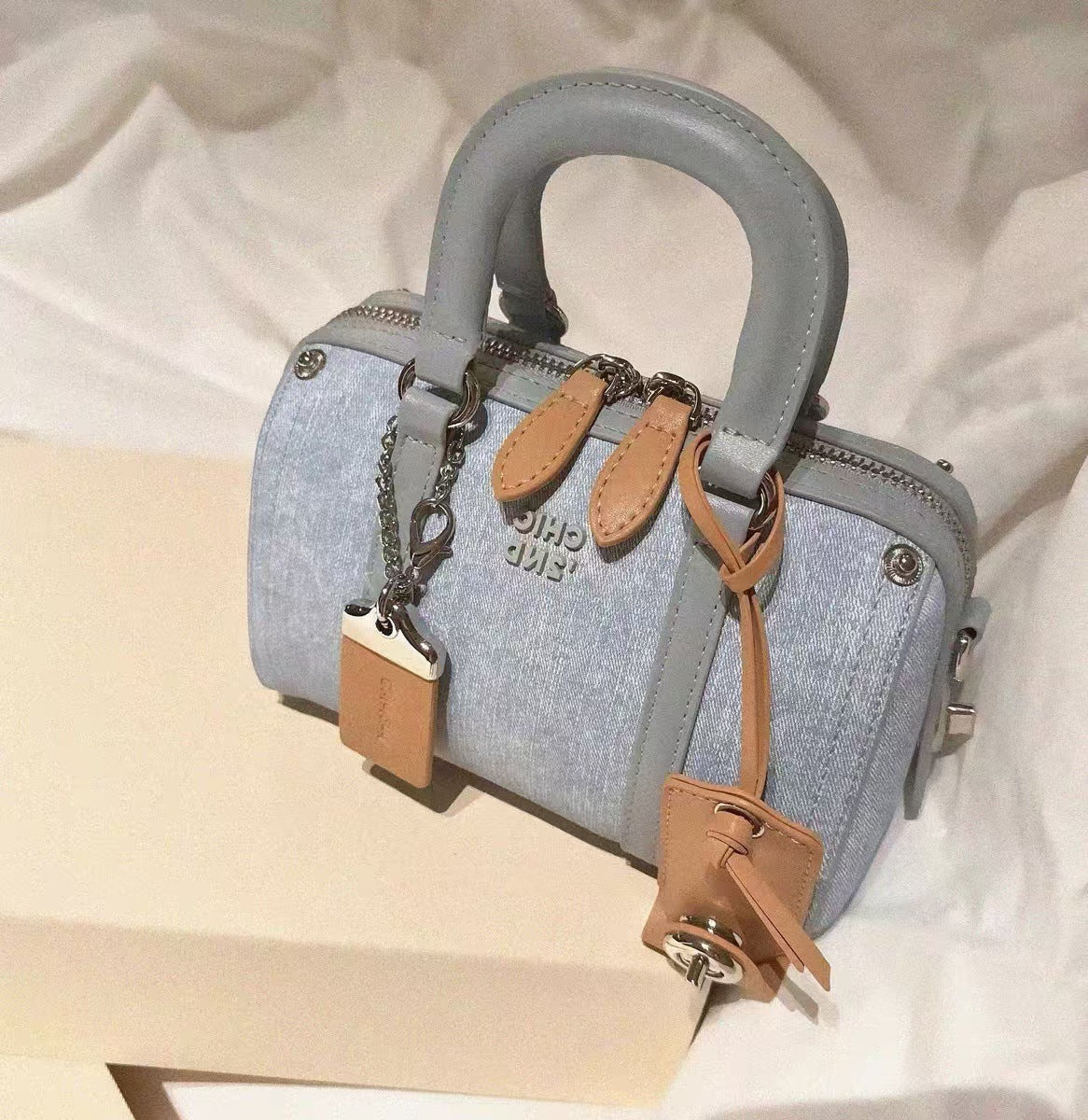 Women's Trendy Platinum Blue Sea Area Pillow Shoulder Bags