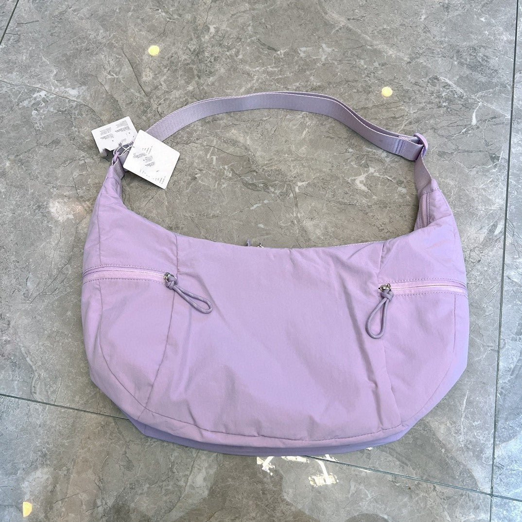 Women's Large Capacity Lightweight Croissant Selenodont Niche Shoulder Bags