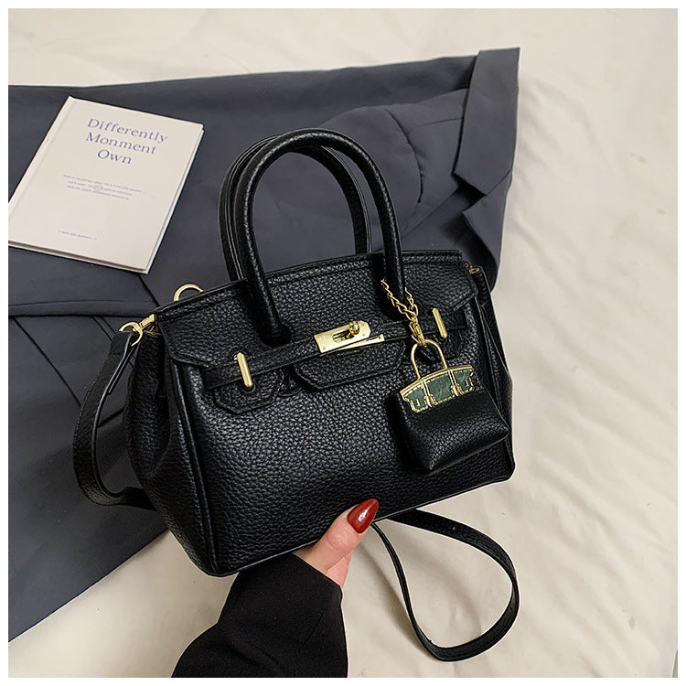 Women's Retro Textured Western Style Fashionable Stylish Crossbody Bags