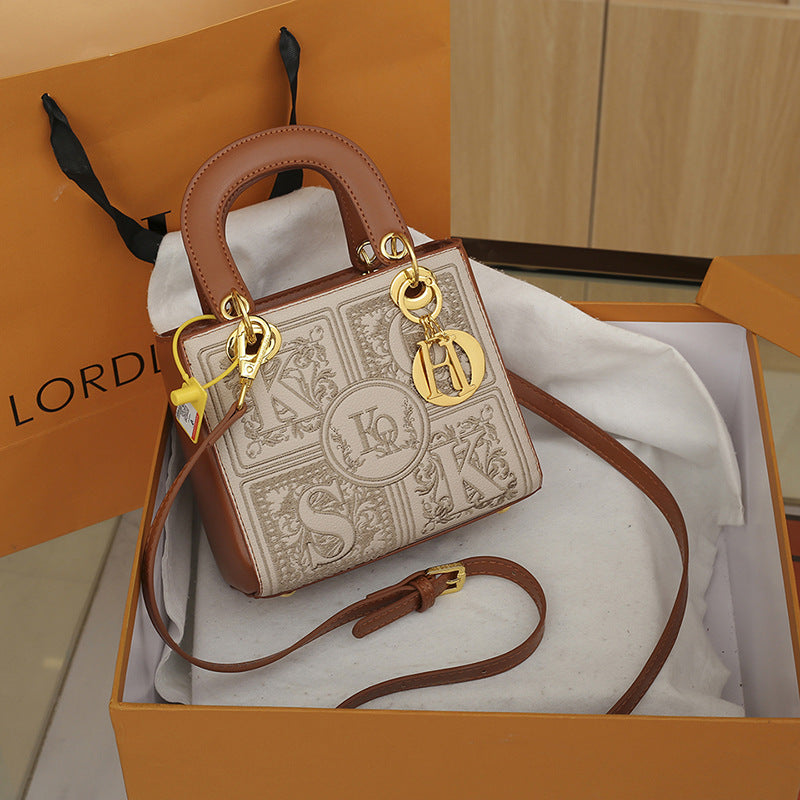 Women's Mild Luxury Retro Embroidered Fashion Trend Shoulder Bags