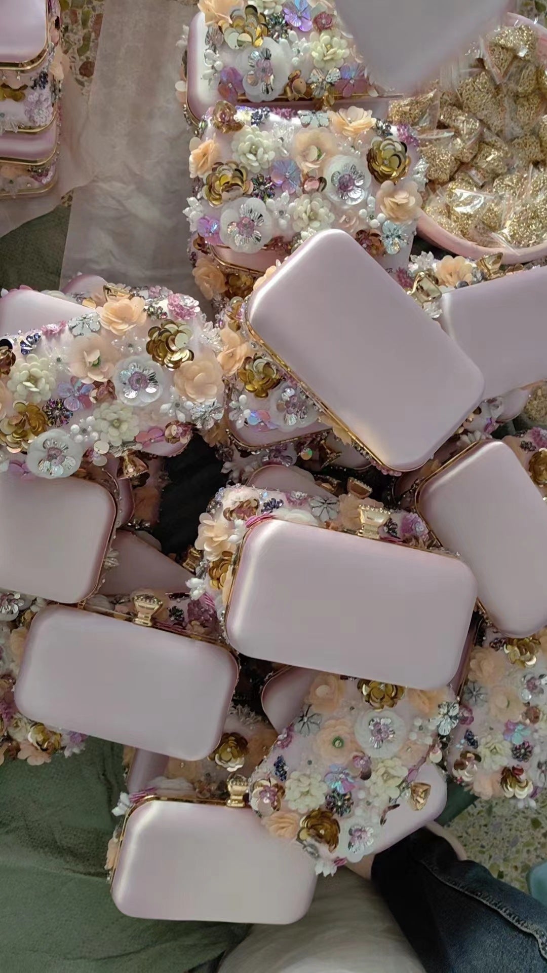 Women's Dinner Fashion Handmade Flower Sequins Wedding Handbags