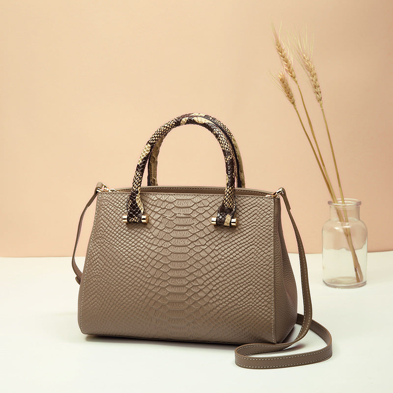 Women's Pattern Genuine Leather Hand High-grade Western Handbags