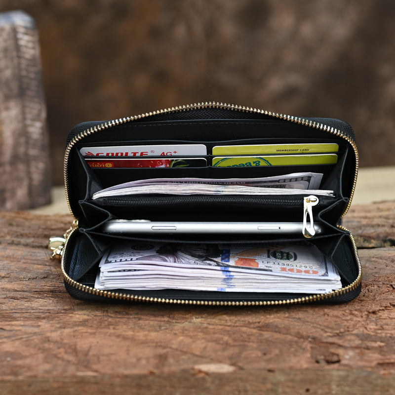 Women's Retro Leather Large Capacity Fashion Embossed Ladies Wallets