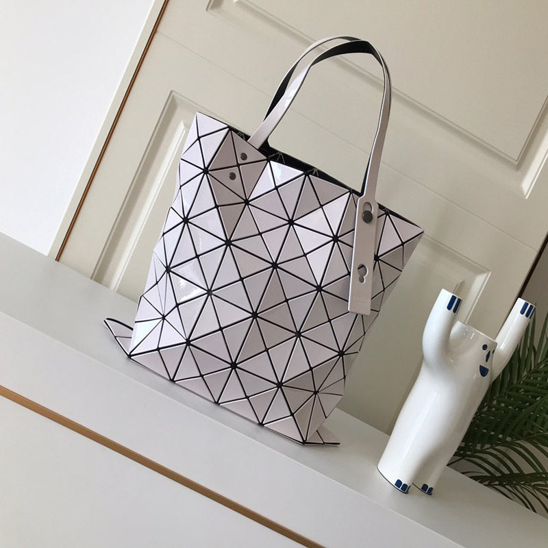 Women's Original Stitching Diamond Pattern Metal Polarized Shoulder Bags