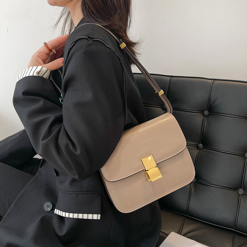 Women's Retro Fashion Twist Niche Texture Shoulder Bags