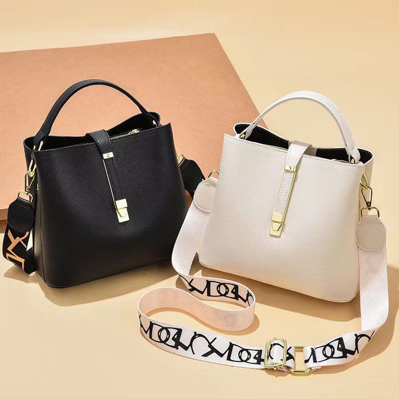 Women's Korean Style Fashion Elegant Large Capacity Handbags