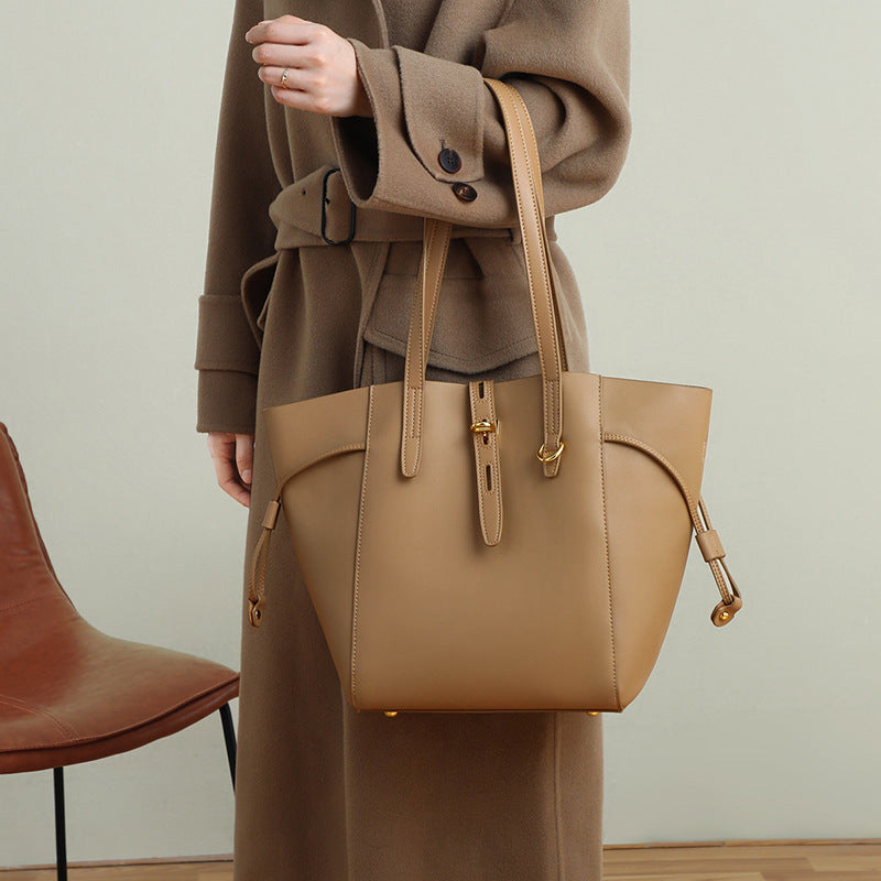 Women's Retro Genuine Leather Portable Large Capacity Shoulder Bags