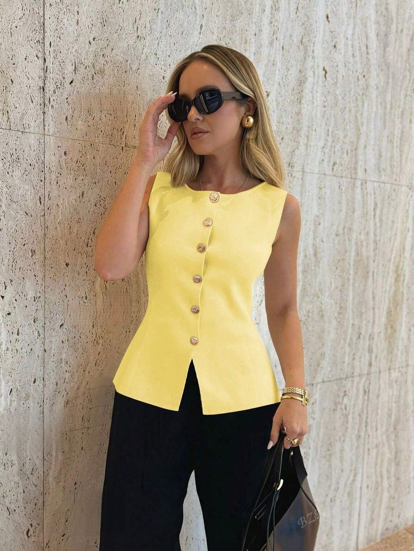 Women's Metal Buckle Slit Knitted Slim Fit Knitwear