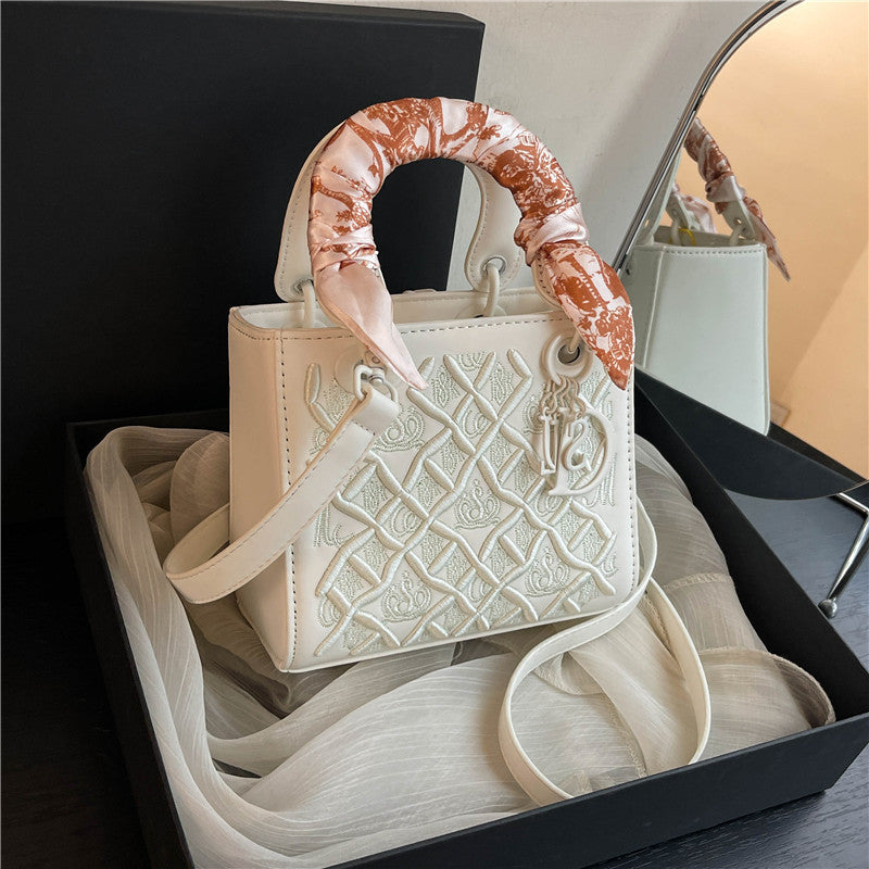 Women's Rhombus Texture Diana Korean Fashion Simple Shoulder Bags