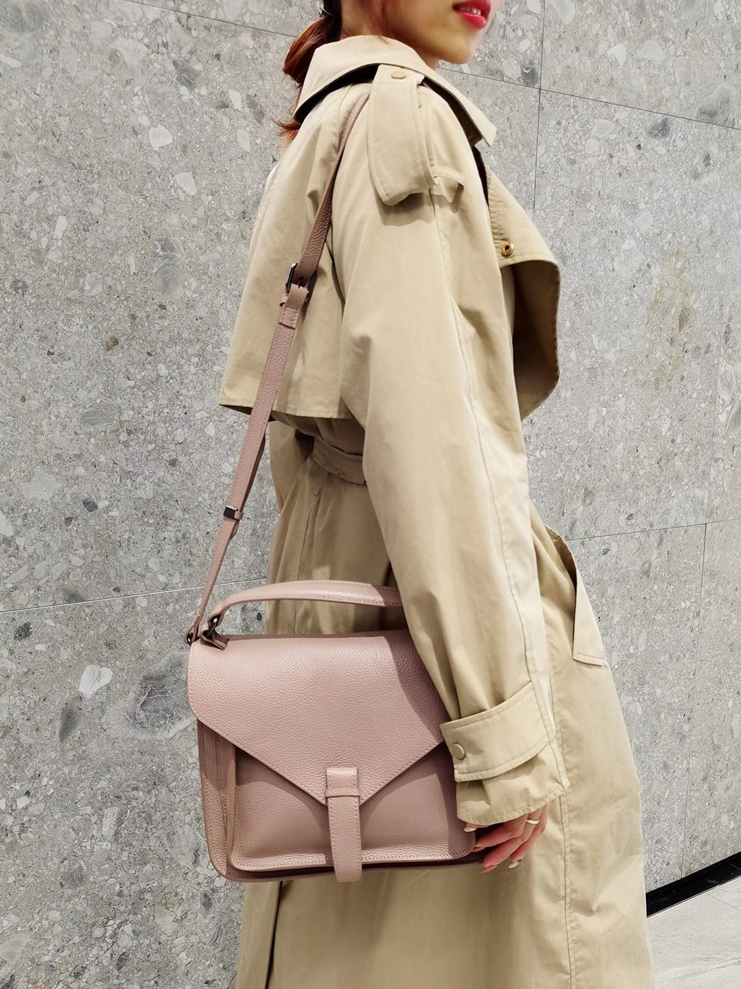 Women's Vintage Leather Temperament First Layer College Shoulder Bags