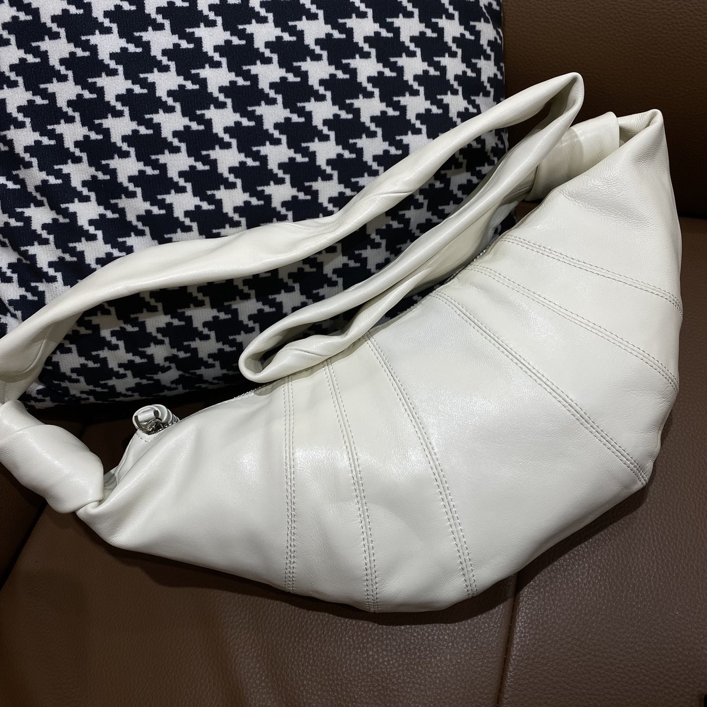 Women's Niche High Sense Croissant Textured Retro Fashion Shoulder Bags