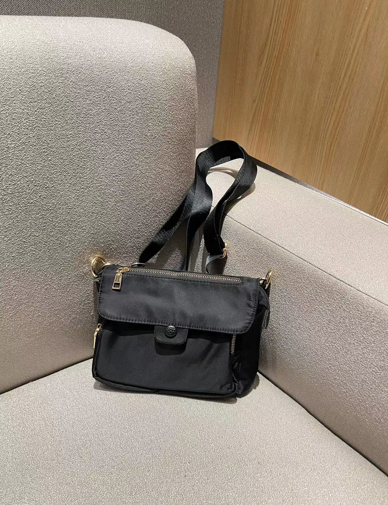Women's Simple Flap Waterproof Nylon Oxford Cloth Crossbody Bags