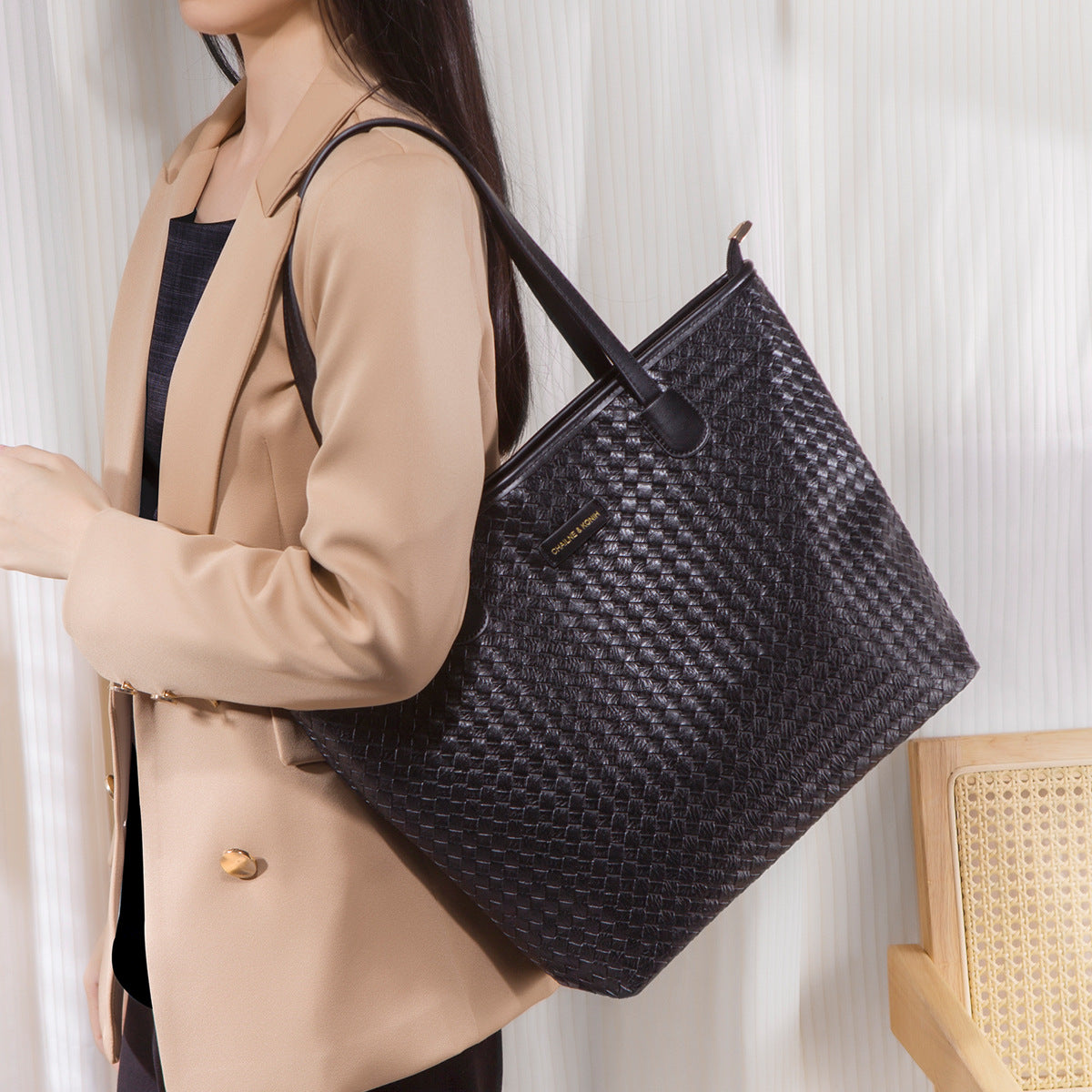 Women's Large Capacity Woven Commute Fashion Tote Bags