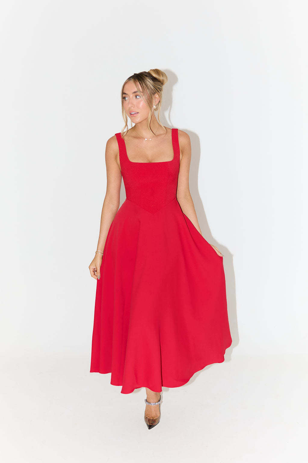 Solid Color Shoulder Strap Slim Fit Dresses