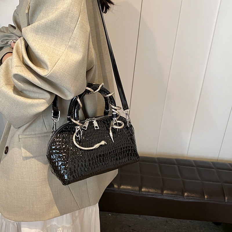 Women's Pattern Personality Retro Easy Matching Portable Shoulder Bags