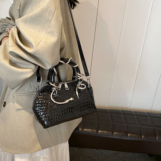 Women's Pattern Personality Retro Easy Matching Portable Shoulder Bags
