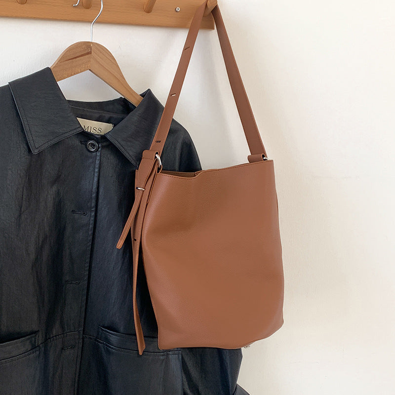 Women's Retro Classic Solid Color Fashion Large Capacity Bucket Bags