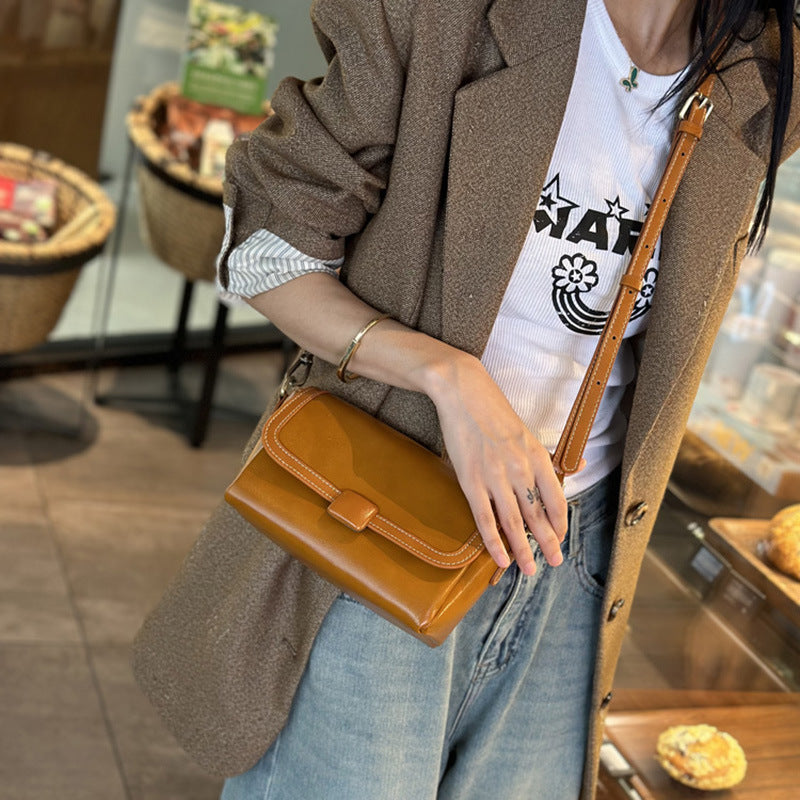 Women's Genuine Cattlehide Leather Surface Fashionable Shoulder Bags