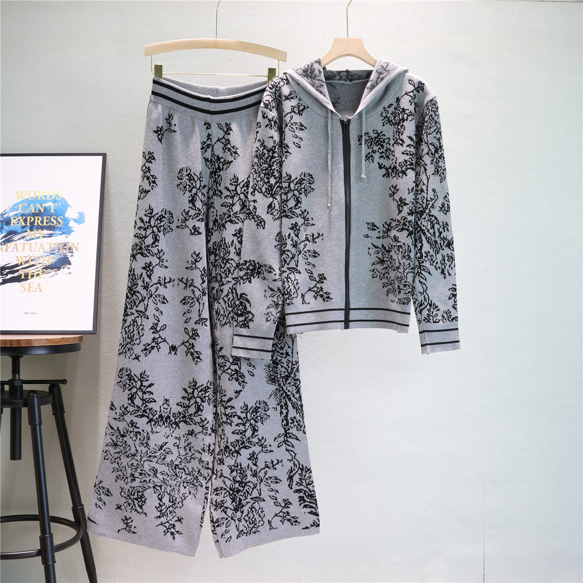 Women's Fashion Ink Painting Jacquard Loose-fitting Knitted Wide Suits