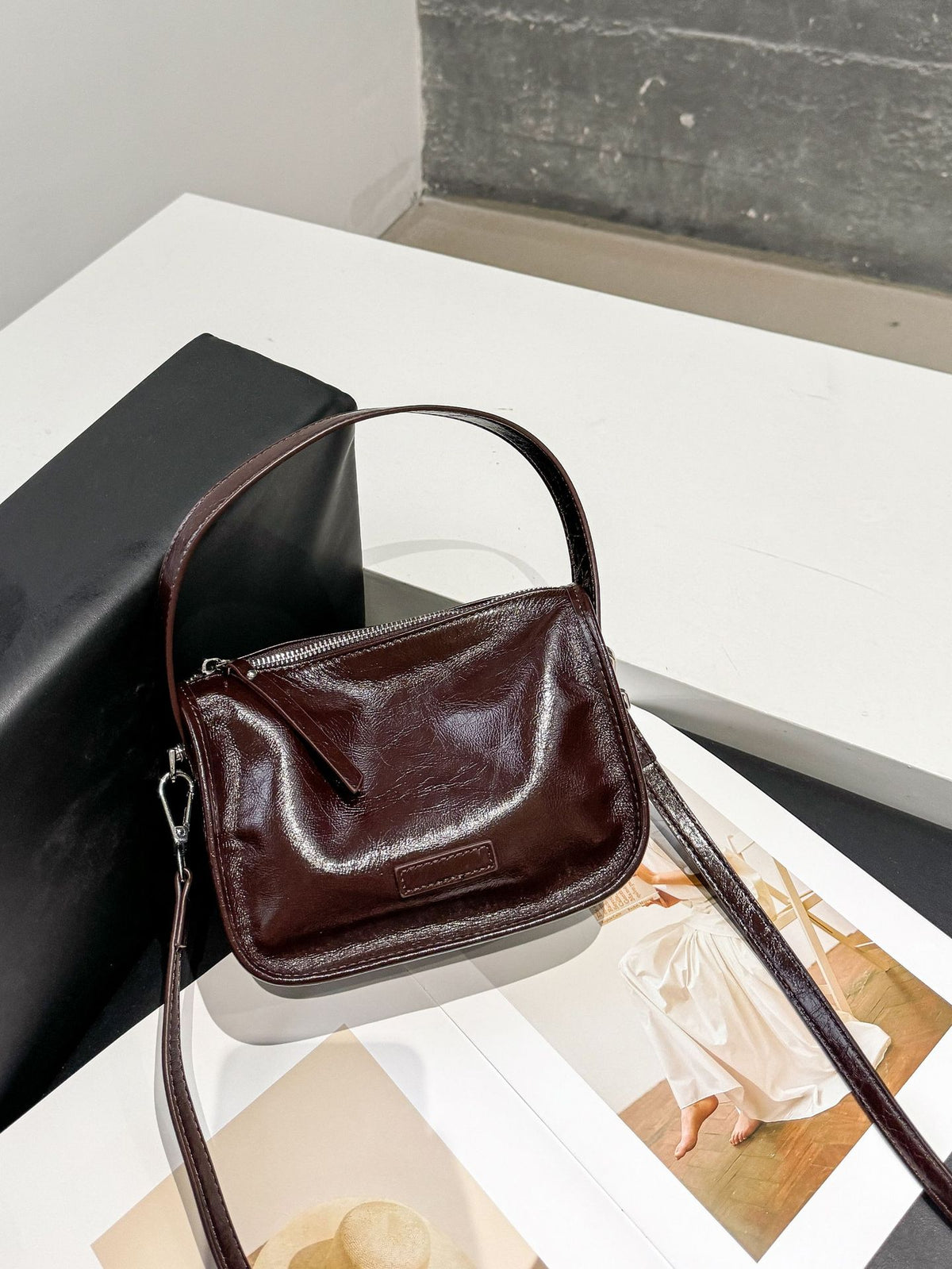Women's First Layer Oil Wax Leather Shell Practical Zipper Soft Genuine Bags